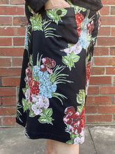 Load image into Gallery viewer, Berserk Romance Stretch sateen pocket skirt
