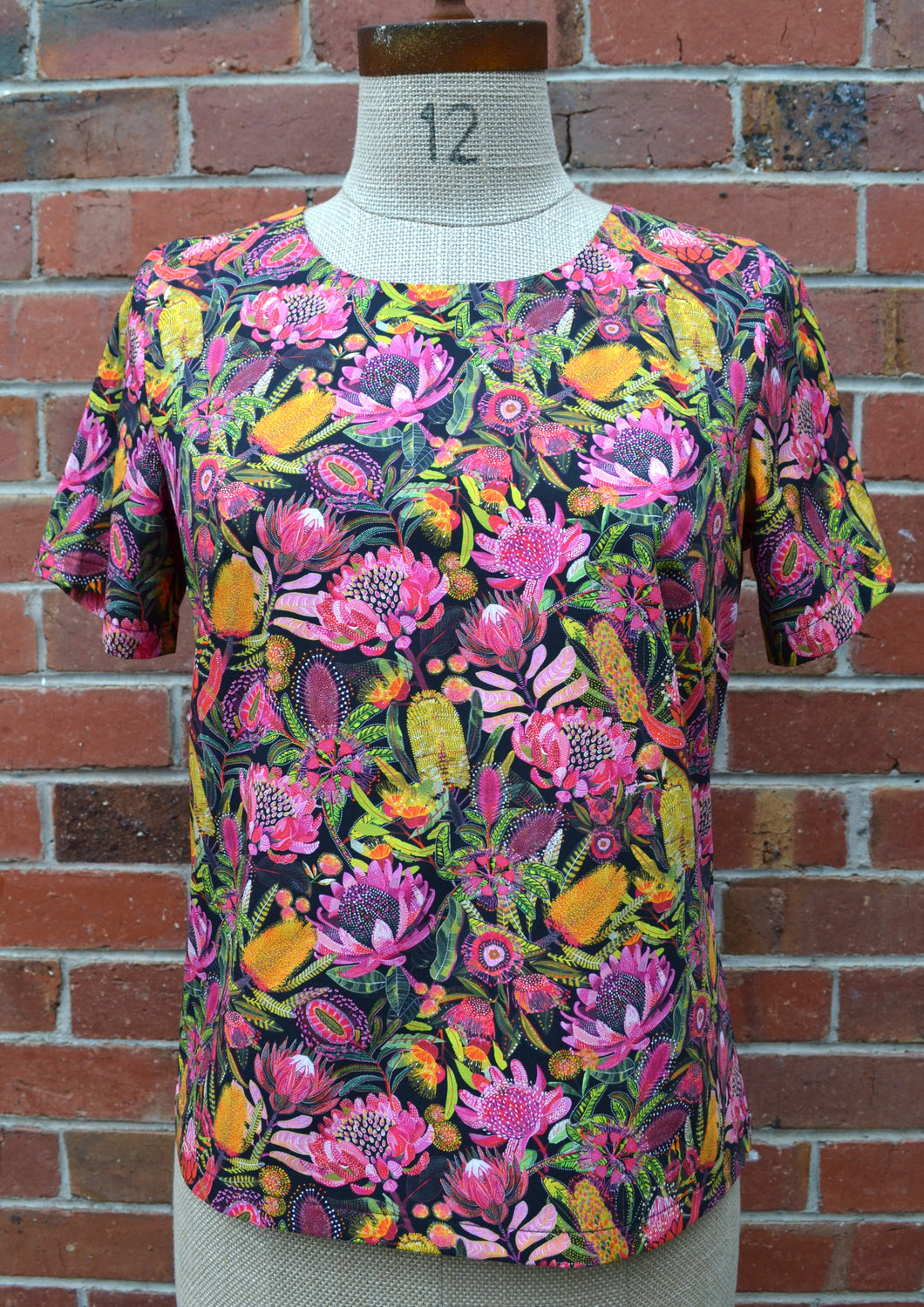 Berserk Waratah keyhole top