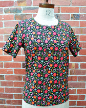 Load image into Gallery viewer, Berserk Folk floral keyhole top