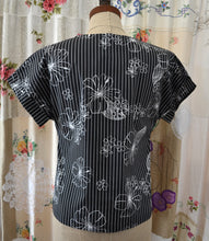 Load image into Gallery viewer, Berserk Black stripe Hibiscus print cotton shell top
