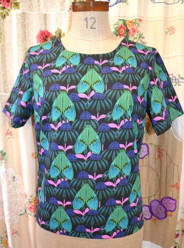 Berserk Green Moths cotton keyhole top