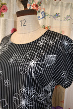 Load image into Gallery viewer, Berserk Black stripe Hibiscus print cotton shell top
