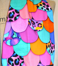 Load image into Gallery viewer, Berserk Vee neck Cotton and Linen Mermaid scales top