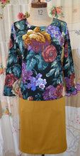Load image into Gallery viewer, Berserk Vintage Floral full length sleeves Keyhole Top