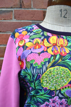 Load image into Gallery viewer, Berserk Orchid Pink Navy Fleecy Crop