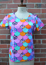 Load image into Gallery viewer, Berserk Vee neck Cotton and Linen Mermaid scales top