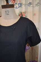 Load image into Gallery viewer, Berserk Black Linen cotton Raglan top with buttons