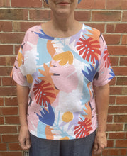 Load image into Gallery viewer, Berserk Bold and Beautiful floral Exeter top